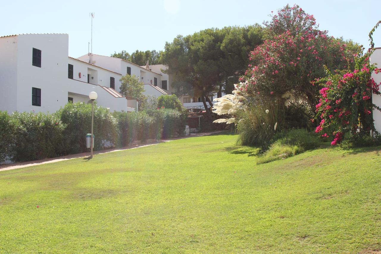 Apartamentos Sol Isla Arenal d'en Castell Esterno foto